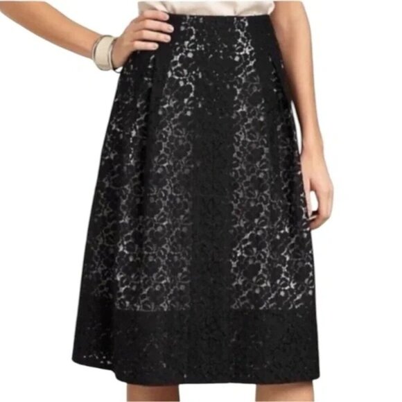 Talbots Women's Black Lace Overlay Skirt  Floral Pattern  Size 12 - Picture 1 of 10